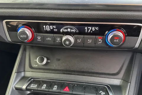 GJ70JGU Audi Q3 1.5 TFSI CoD 35 S line Euro 6 (s/s) 5dr Thumbnail #22