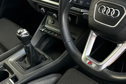 GJ70JGU Audi Q3 1.5 TFSI CoD 35 S line Euro 6 (s/s) 5dr Thumbnail #38