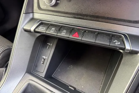 GJ70JGU Audi Q3 1.5 TFSI CoD 35 S line Euro 6 (s/s) 5dr Thumbnail #40