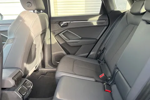 GJ70JGU Audi Q3 1.5 TFSI CoD 35 S line Euro 6 (s/s) 5dr Thumbnail #61