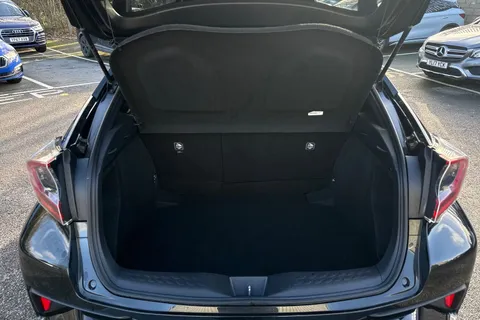 PF18OCH Toyota C-Hr 1.8 VVT-h Excel CVT Euro 6 (s/s) 5dr Thumbnail #11