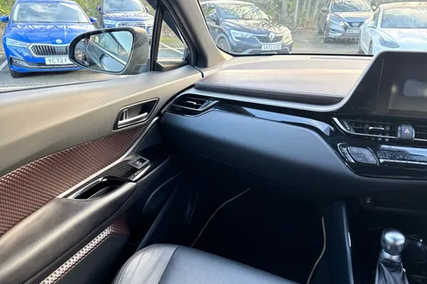 PF18OCH Toyota C-Hr 1.8 VVT-h Excel CVT Euro 6 (s/s) 5dr Thumbnail #16