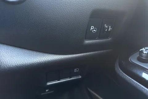 PF18OCH Toyota C-Hr 1.8 VVT-h Excel CVT Euro 6 (s/s) 5dr Thumbnail #32