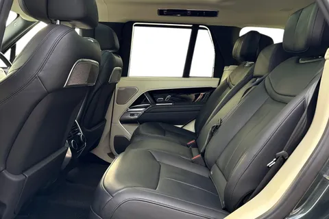 DY24YTP Land Rover Range Rover 3.0 D350 Autobiography 5dr Thumbnail #5
