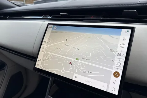 DY24YTP Land Rover Range Rover 3.0 D350 Autobiography 5dr Thumbnail #13