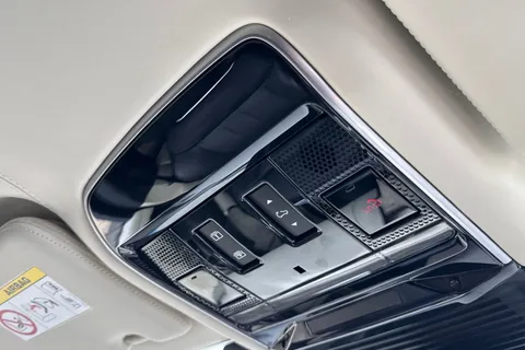 DY24YTP Land Rover Range Rover 3.0 D350 Autobiography 5dr Thumbnail #25