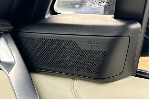 DY24YTP Land Rover Range Rover 3.0 D350 Autobiography 5dr Thumbnail #26