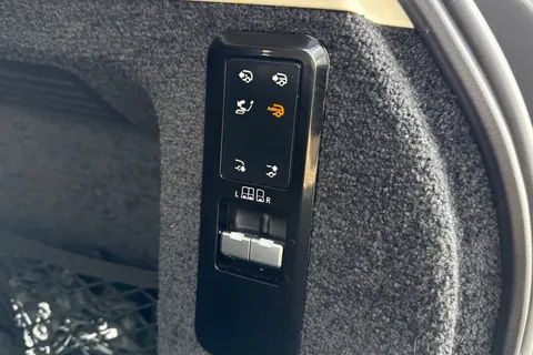 DY24YTP Land Rover Range Rover 3.0 D350 Autobiography 5dr Thumbnail #29