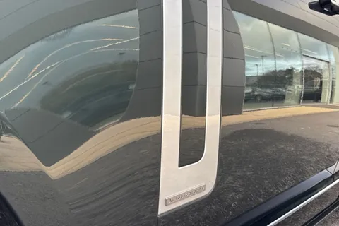 DY24YTP Land Rover Range Rover 3.0 D350 Autobiography 5dr Thumbnail #30