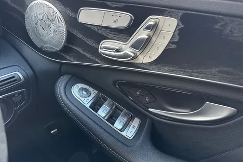 HX21ZBD Mercedes-Benz C Class 1.5 C200 MHEV AMG Line Night Edition (Premium Plus) G-Tronic+ Euro 6 (s/s) 5dr Thumbnail #19