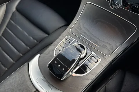 HX21ZBD Mercedes-Benz C Class 1.5 C200 MHEV AMG Line Night Edition (Premium Plus) G-Tronic+ Euro 6 (s/s) 5dr Thumbnail #21