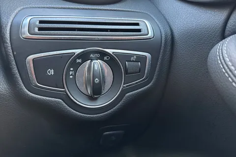 HX21ZBD Mercedes-Benz C Class 1.5 C200 MHEV AMG Line Night Edition (Premium Plus) G-Tronic+ Euro 6 (s/s) 5dr Thumbnail #32