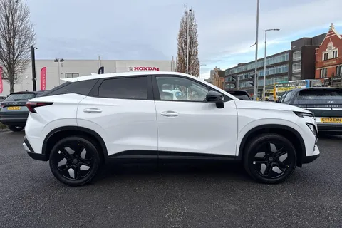 Omoda 5 1.6 TGDI Knight DCT Euro 6 (s/s) 5dr Thumbnail #3