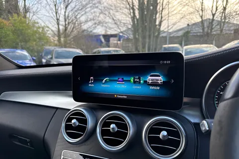 HX21ZBD Mercedes-Benz C Class 1.5 C200 MHEV AMG Line Night Edition (Premium Plus) G-Tronic+ Euro 6 (s/s) 5dr Thumbnail #45