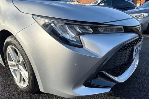 SK72KDX Toyota Corolla 1.8 VVT-h Icon CVT Euro 6 (s/s) 5dr Thumbnail #17