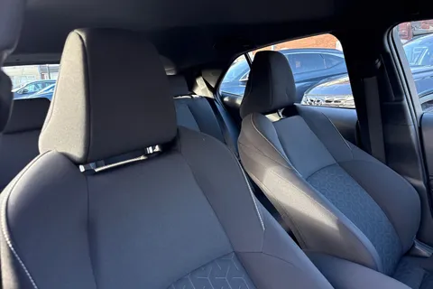 SK72KDX Toyota Corolla 1.8 VVT-h Icon CVT Euro 6 (s/s) 5dr Thumbnail #21