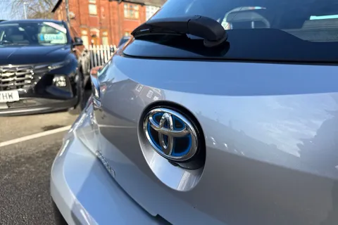 SK72KDX Toyota Corolla 1.8 VVT-h Icon CVT Euro 6 (s/s) 5dr Thumbnail #27