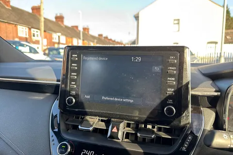 SK72KDX Toyota Corolla 1.8 VVT-h Icon CVT Euro 6 (s/s) 5dr Thumbnail #32