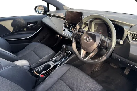 FP72WFN Toyota Corolla 1.8 VVT-h Design Touring Sports CVT Euro 6 (s/s) 5dr Thumbnail #9