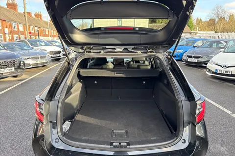 FP72WFN Toyota Corolla 1.8 VVT-h Design Touring Sports CVT Euro 6 (s/s) 5dr Thumbnail #11