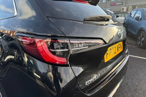 FP72WFN Toyota Corolla 1.8 VVT-h Design Touring Sports CVT Euro 6 (s/s) 5dr Thumbnail #17