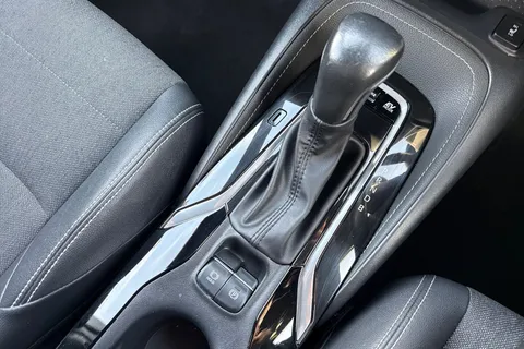 FP72WFN Toyota Corolla 1.8 VVT-h Design Touring Sports CVT Euro 6 (s/s) 5dr Thumbnail #21