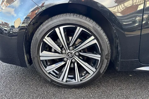 FP72WFN Toyota Corolla 1.8 VVT-h Design Touring Sports CVT Euro 6 (s/s) 5dr Thumbnail #24