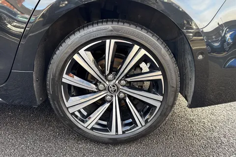 FP72WFN Toyota Corolla 1.8 VVT-h Design Touring Sports CVT Euro 6 (s/s) 5dr Thumbnail #25