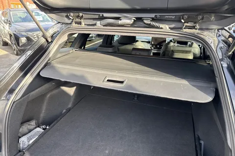 FP72WFN Toyota Corolla 1.8 VVT-h Design Touring Sports CVT Euro 6 (s/s) 5dr Thumbnail #29