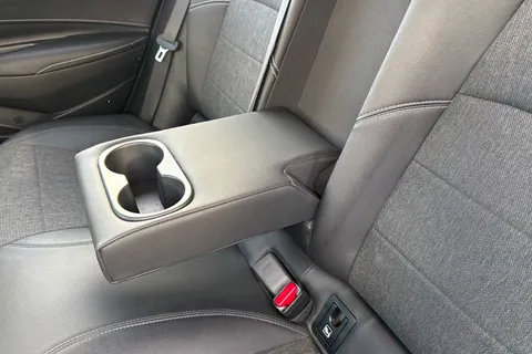 FP72WFN Toyota Corolla 1.8 VVT-h Design Touring Sports CVT Euro 6 (s/s) 5dr Thumbnail #30