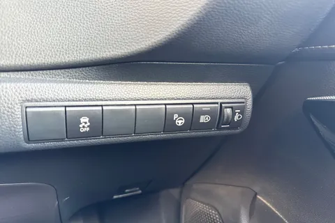 FP72WFN Toyota Corolla 1.8 VVT-h Design Touring Sports CVT Euro 6 (s/s) 5dr Thumbnail #44