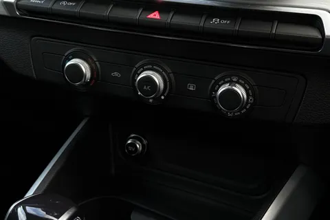 DK25XKD Audi Q2 S line 35 TFSI  150 PS S tronic Thumbnail #22