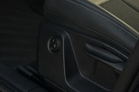 DK25XKD Audi Q2 S line 35 TFSI  150 PS S tronic Thumbnail #32