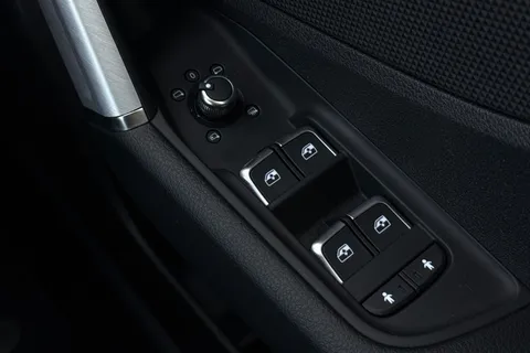 DK25XKD Audi Q2 S line 35 TFSI  150 PS S tronic Thumbnail #39