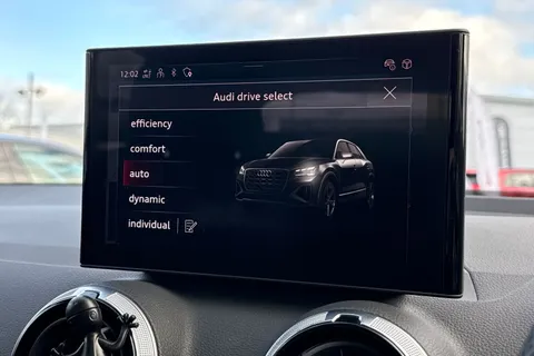 DK25XKD Audi Q2 S line 35 TFSI  150 PS S tronic Thumbnail #44