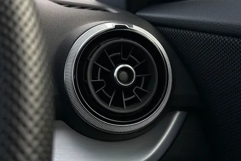 DK25XKD Audi Q2 S line 35 TFSI  150 PS S tronic Thumbnail #45