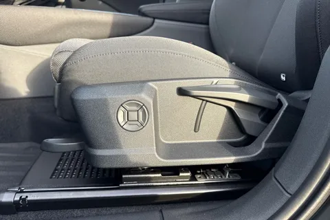  Audi Q3 1.5 TFSI Sport SUV 5dr Petrol S Tronic Euro 6 (s/s) (150 ps) Thumbnail #37