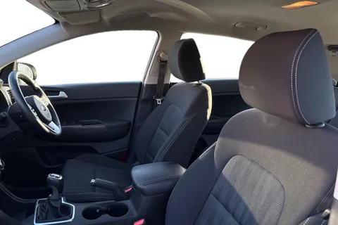 RV68XTF Kia Sportage 1.6 GDi 1 Euro 6 (s/s) 5dr Thumbnail #17