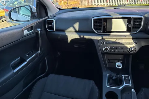 RV68XTF Kia Sportage 1.6 GDi 1 Euro 6 (s/s) 5dr Thumbnail #21