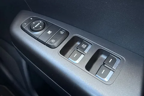 RV68XTF Kia Sportage 1.6 GDi 1 Euro 6 (s/s) 5dr Thumbnail #35