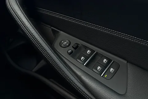 AF20XFB BMW 5 Series 2.0 520d MHT M Sport Touring Auto Euro 6 (s/s) 5dr Thumbnail #18