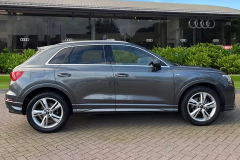 EO25YVU Audi Q3 S line 35 TFSI  150 PS 6-speed Thumbnail #4