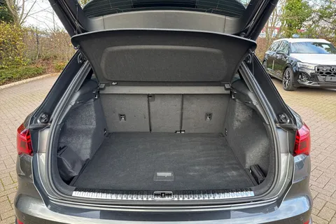 EO25YVU Audi Q3 S line 35 TFSI  150 PS 6-speed Thumbnail #8