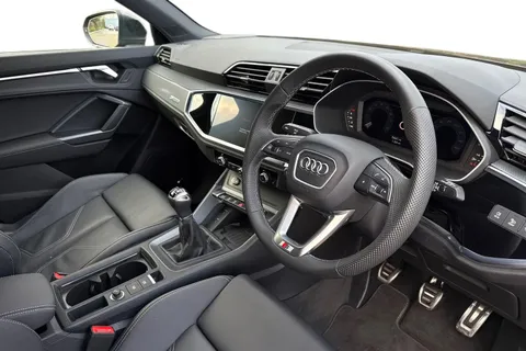 EO25YVU Audi Q3 S line 35 TFSI  150 PS 6-speed Thumbnail #15