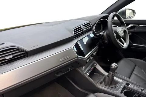 EO25YVU Audi Q3 S line 35 TFSI  150 PS 6-speed Thumbnail #16