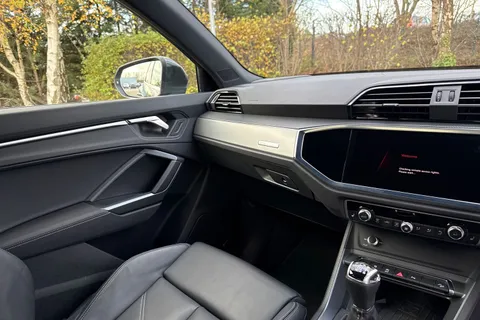 EO25YVU Audi Q3 S line 35 TFSI  150 PS 6-speed Thumbnail #21