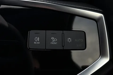EO25YVU Audi Q3 S line 35 TFSI  150 PS 6-speed Thumbnail #43