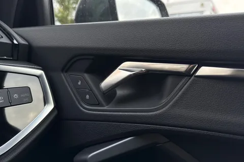 EO25YVU Audi Q3 S line 35 TFSI  150 PS 6-speed Thumbnail #44