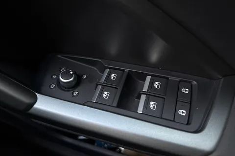 EO25YVU Audi Q3 S line 35 TFSI  150 PS 6-speed Thumbnail #48