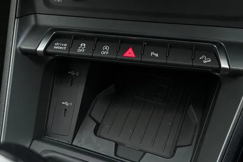 EO25YVU Audi Q3 S line 35 TFSI  150 PS 6-speed Thumbnail #50